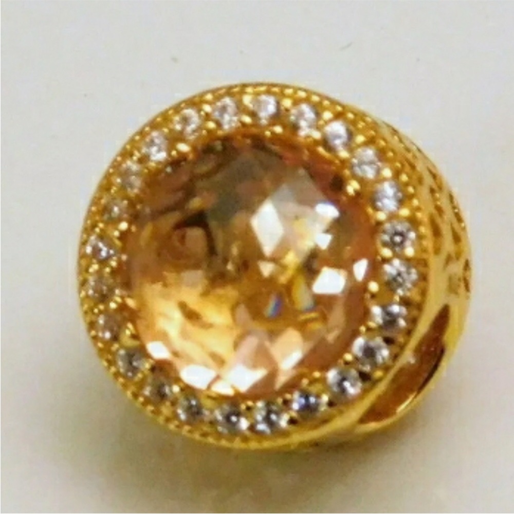 Pandora Shine Gold, radiant hearts charm. - Picture 4 of 8